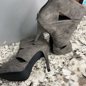 Brand new sexy suede platform heels color gray